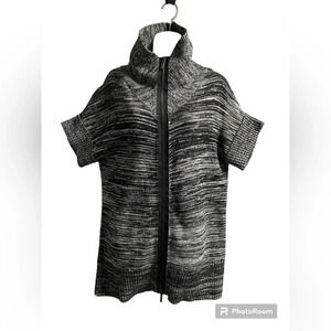 Kenneth  Cole Black/ White Short sleeve cotton knit zipper cardigan Sz S